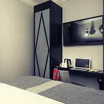 Mercure Paris Arc De Triomphe Wagram
