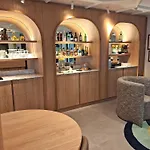 Hotel Mercure Arc De Triomphe Wagram 4*