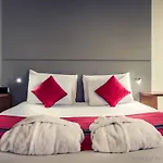 Hotel Mercure Arc De Triomphe Wagram 4*