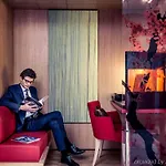 Hotel Mercure Arc De Triomphe Wagram