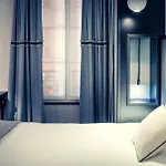 Hotel Mercure Arc De Triomphe Wagram