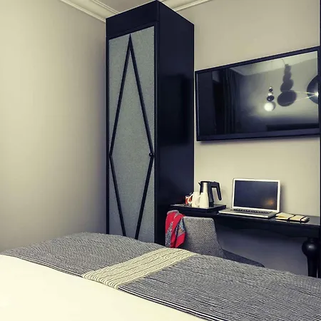 Mercure Arc De Triomphe Wagram 4* Paris