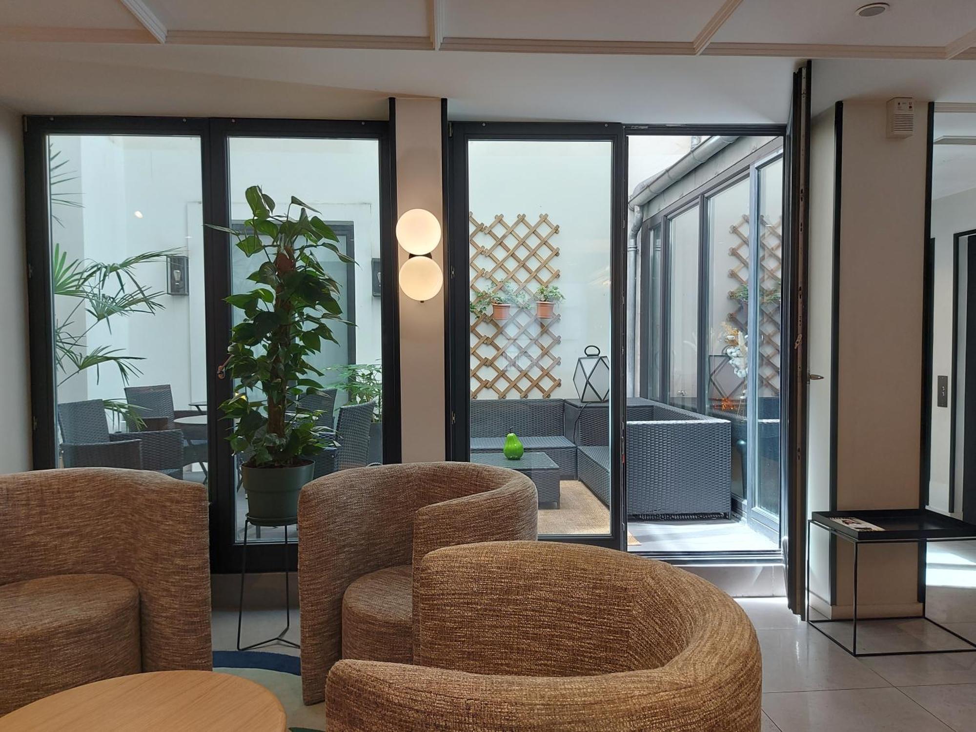 Mercure Arc De Triomphe Wagram Hotel 4*