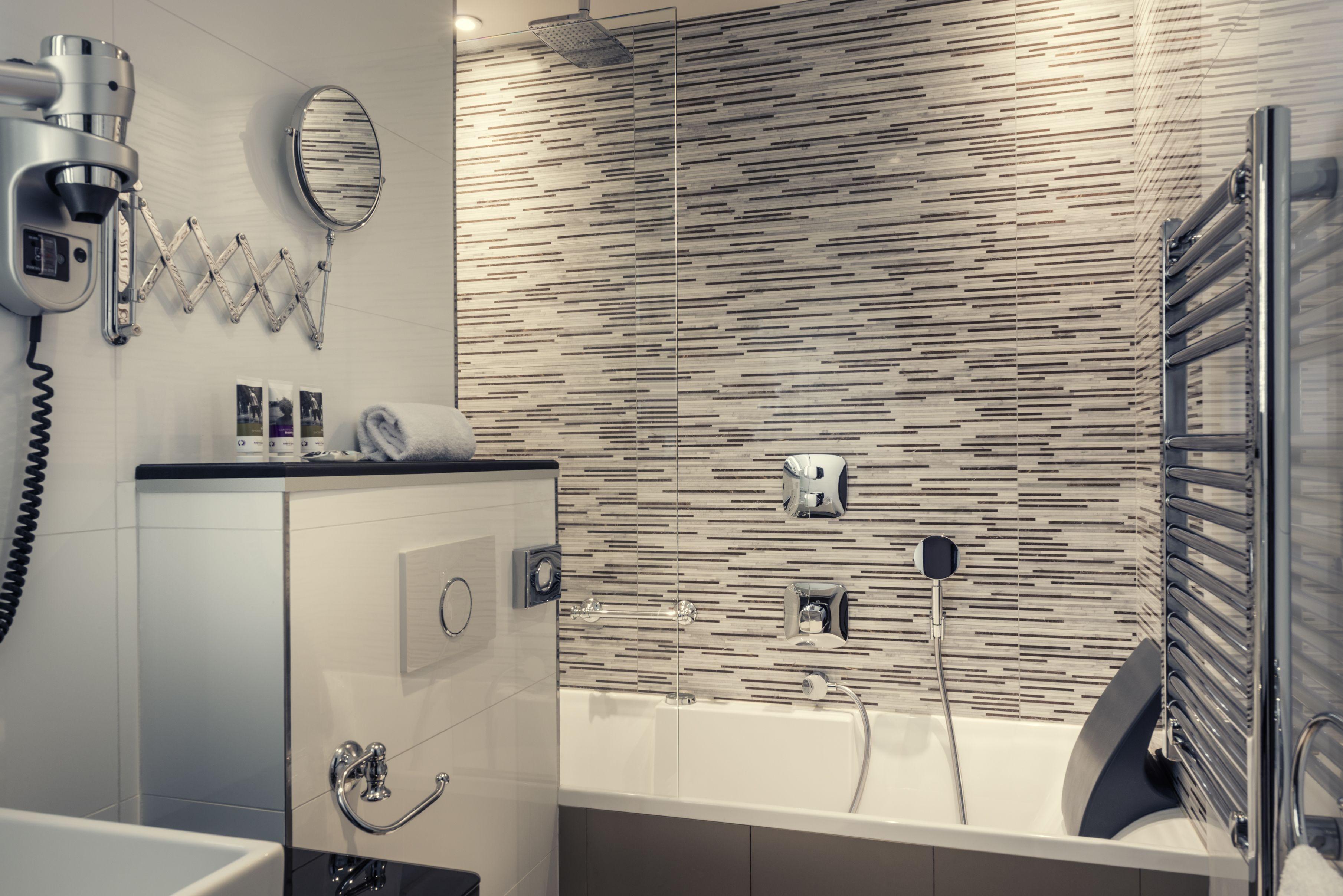 Mercure Arc De Triomphe Wagram 4*