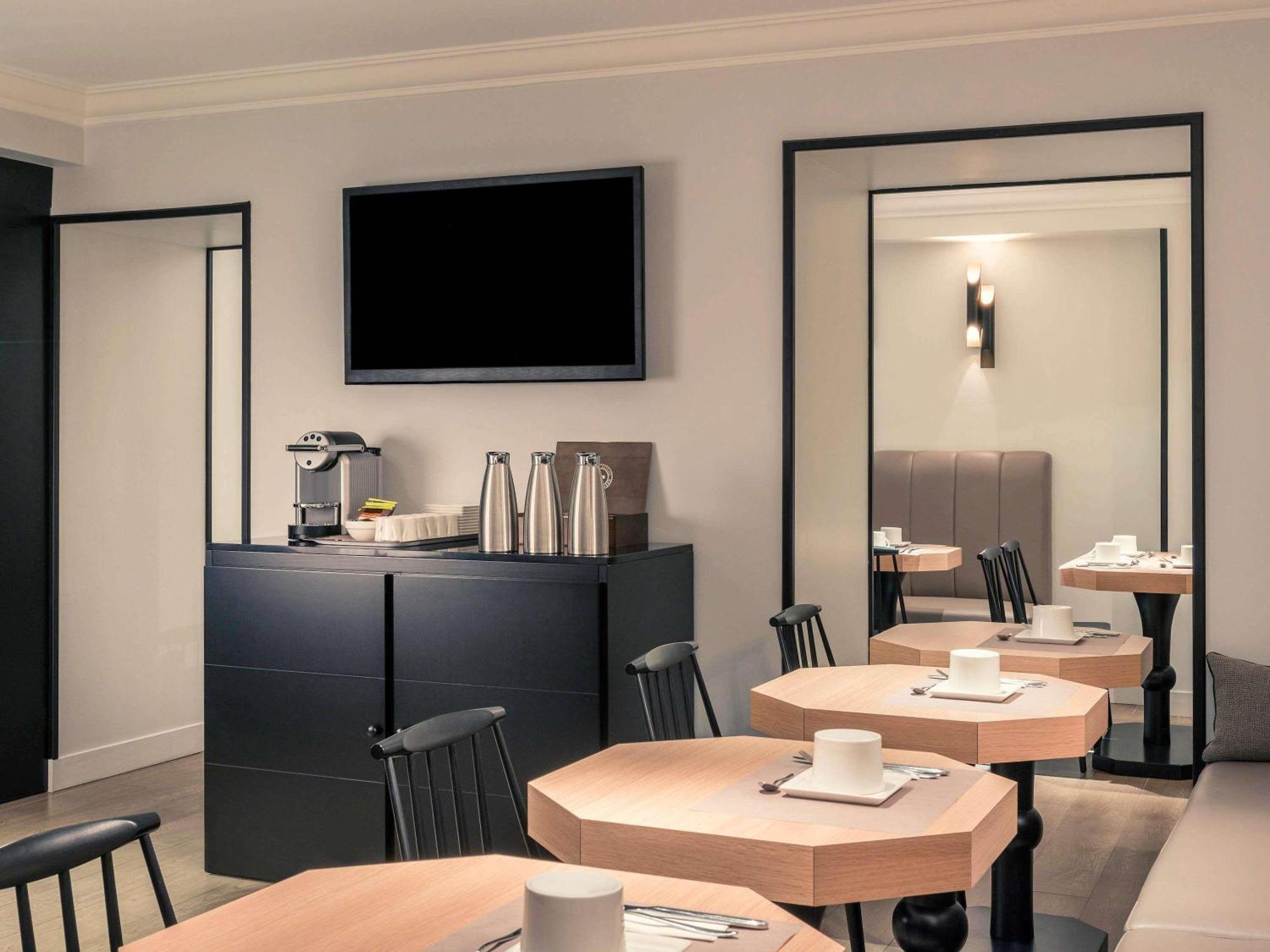 Hotel Mercure Arc De Triomphe Wagram 4*