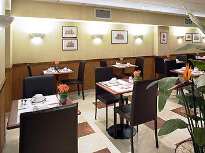 Mercure Arc De Triomphe Wagram Parigi